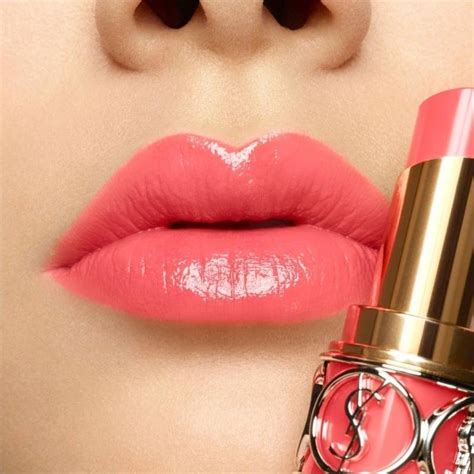 Yves Saint Laurent Rouge Volupte Shine Lápiz labial, 15 Corail 